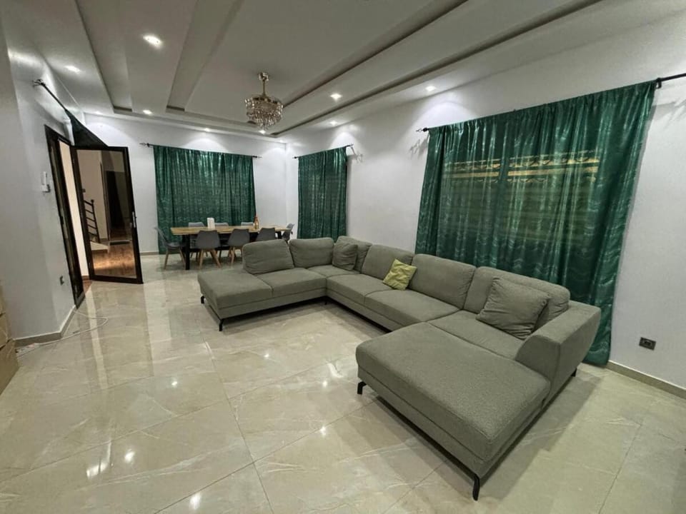 Villa luxe 4 chambres avec Piscine Villa in Saly