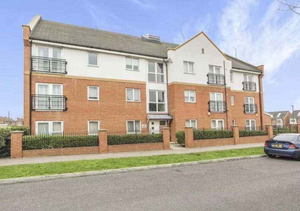Property building, Neighbourhood, Street view, Location