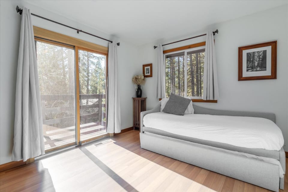 Lakeside Serenity Retreat House in Kings Beach