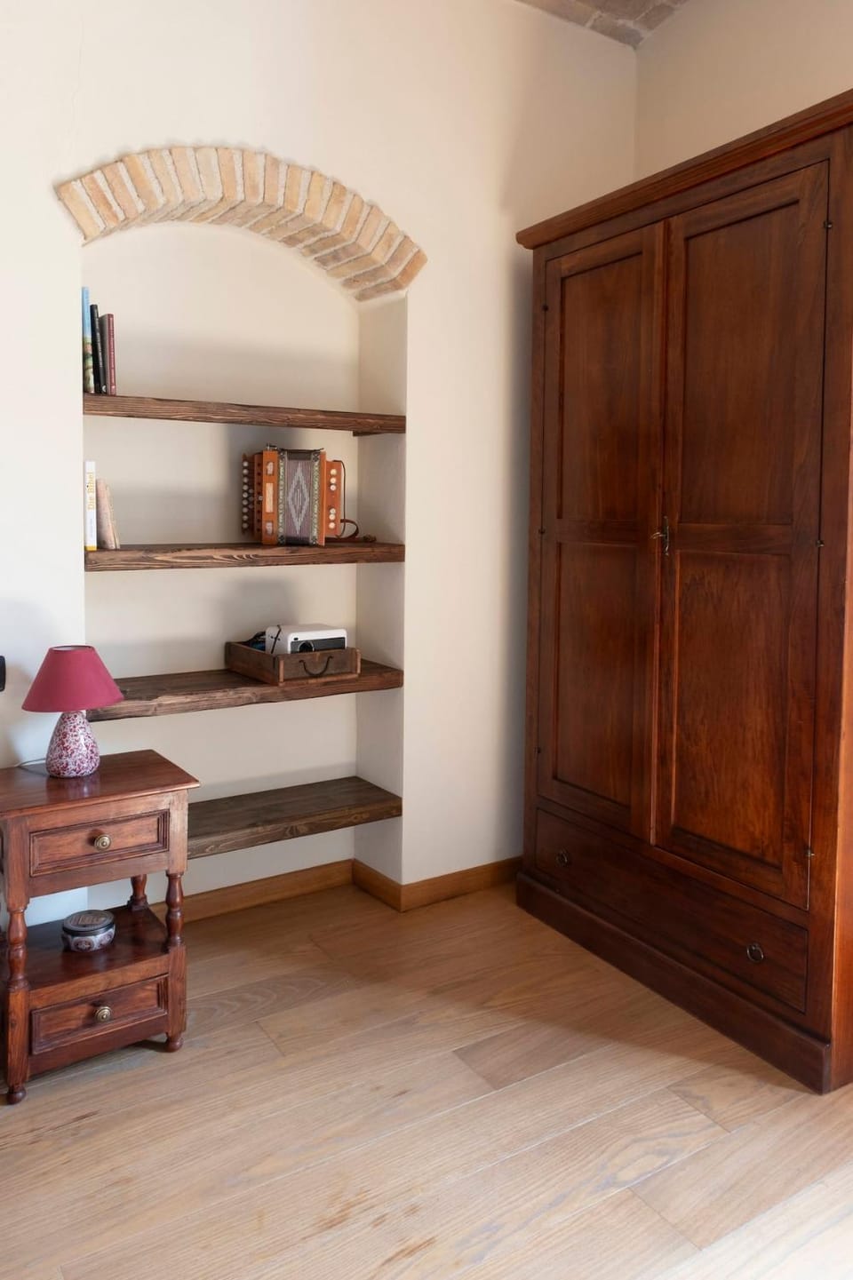 Bedroom, wardrobe
