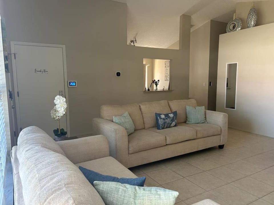 Relaxing Getaway in Sarasota Great Location Whole House House in Sarasota