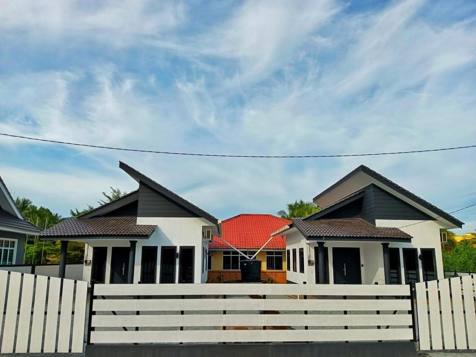 Property building, Day, Neighbourhood