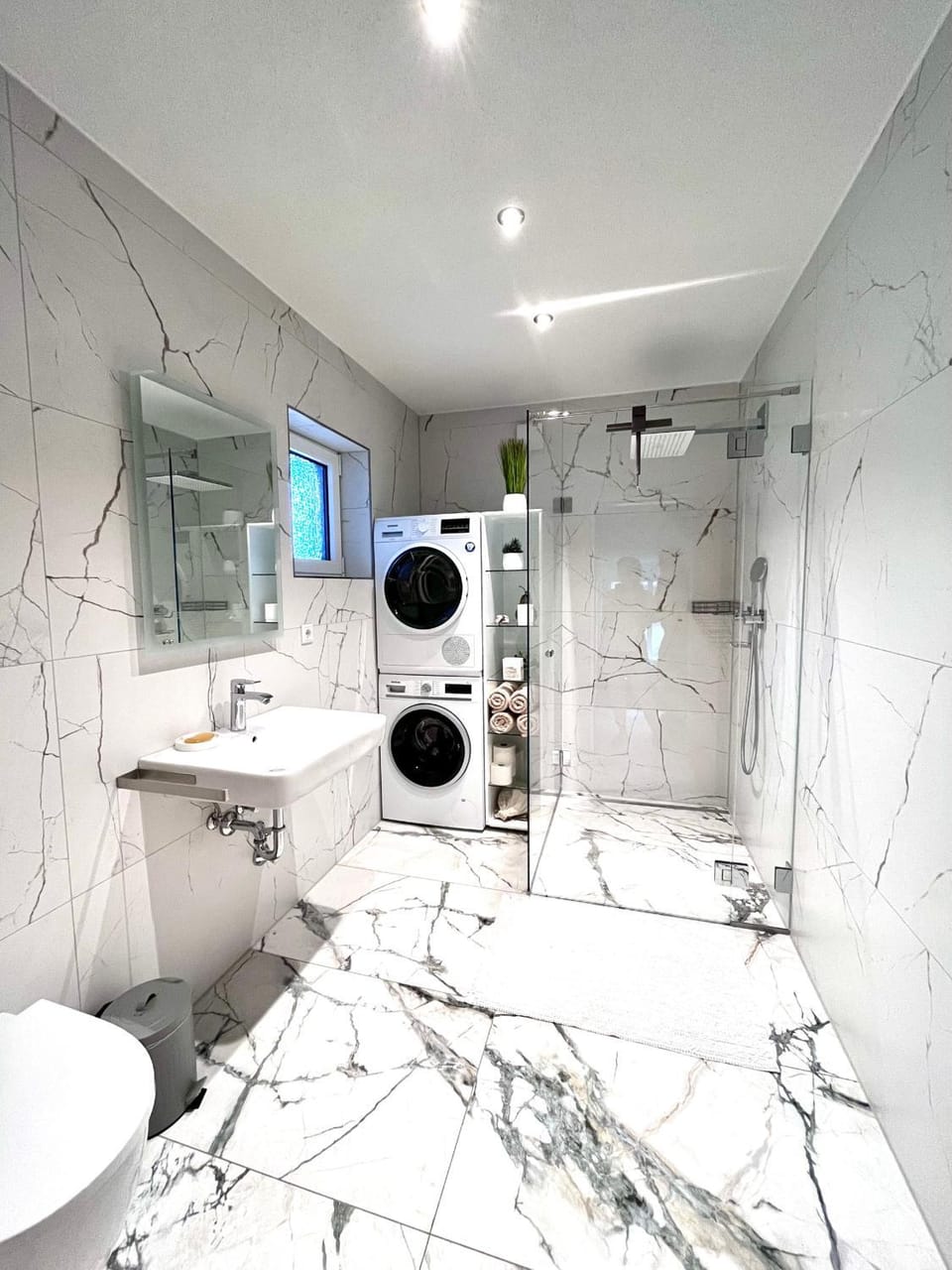 Shower, Toilet, Bathroom, washing machine, dryer