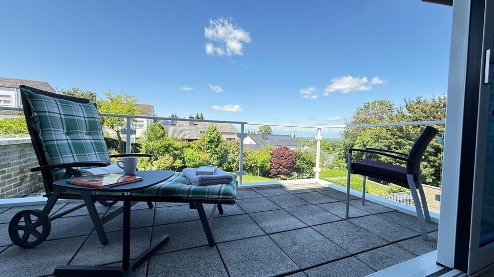 View (from property/room), Balcony/Terrace, Garden view, sunbed
