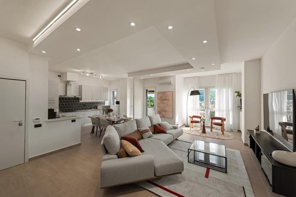 Como Hillview Apartment by Aura Luxury Collection Apartment in Como