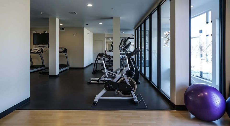 Boulevard Stays Prime SoCo 2BR Walk Downtown Pool Gym Parking Apartment in Austin