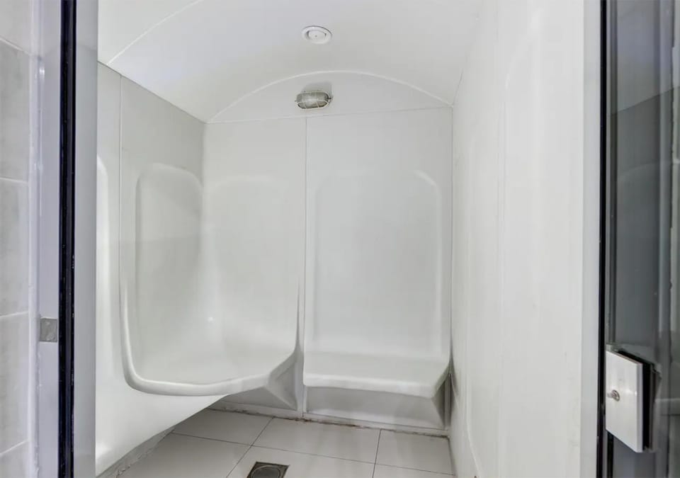 Lux JVT Resort Pools Spa Gym Kids Play Apartment in Dubai