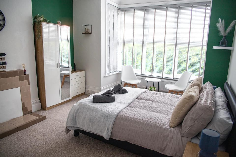 Seating area, Bedroom