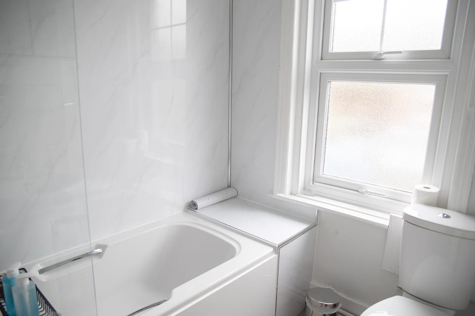 Toilet, Bathroom, towels