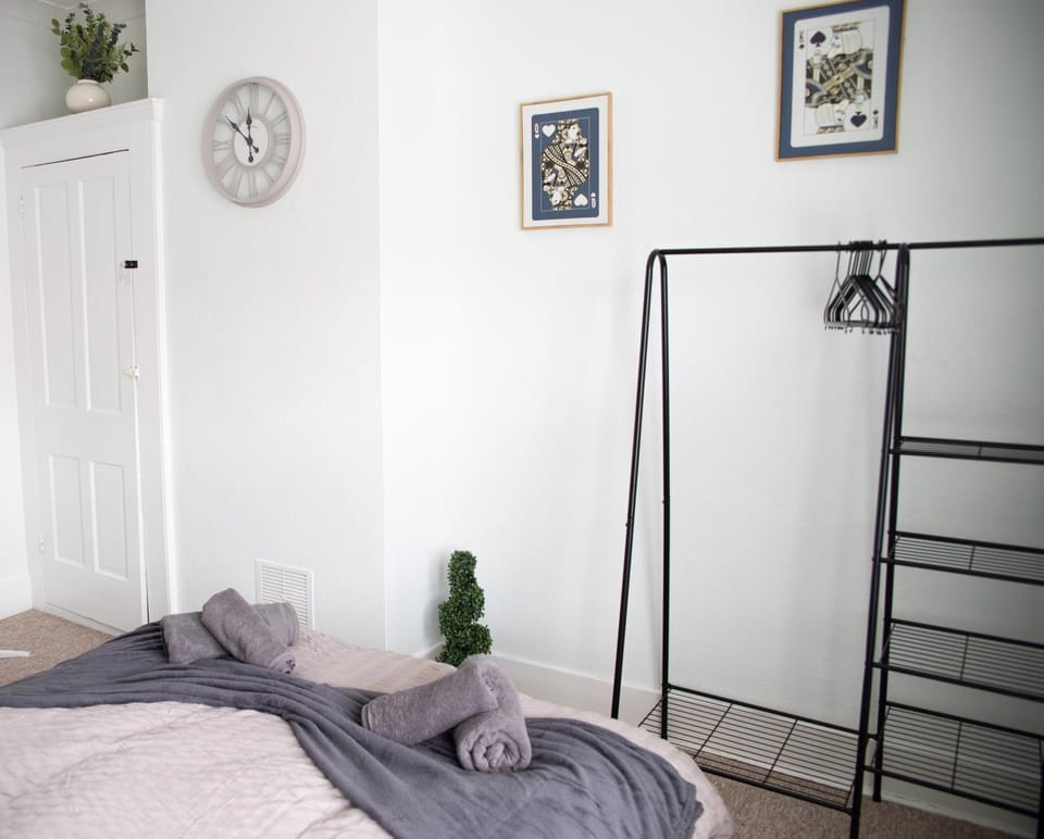 Bedroom, wardrobe