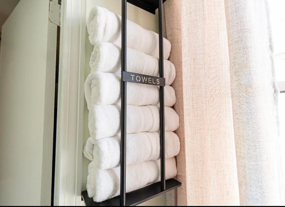 Cozy 4BR near Boston plus gameroom Apartment in Somerville