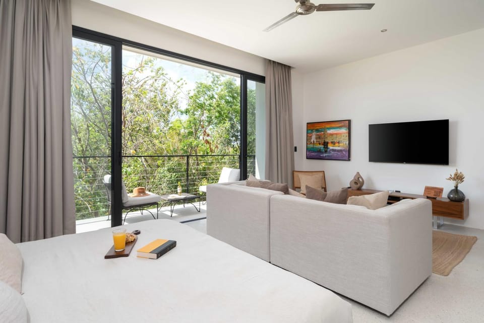 Patio, Bed, TV and multimedia, Bedroom, Garden view