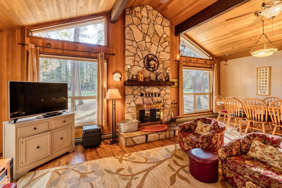 Golf Home 010 House in Oregon