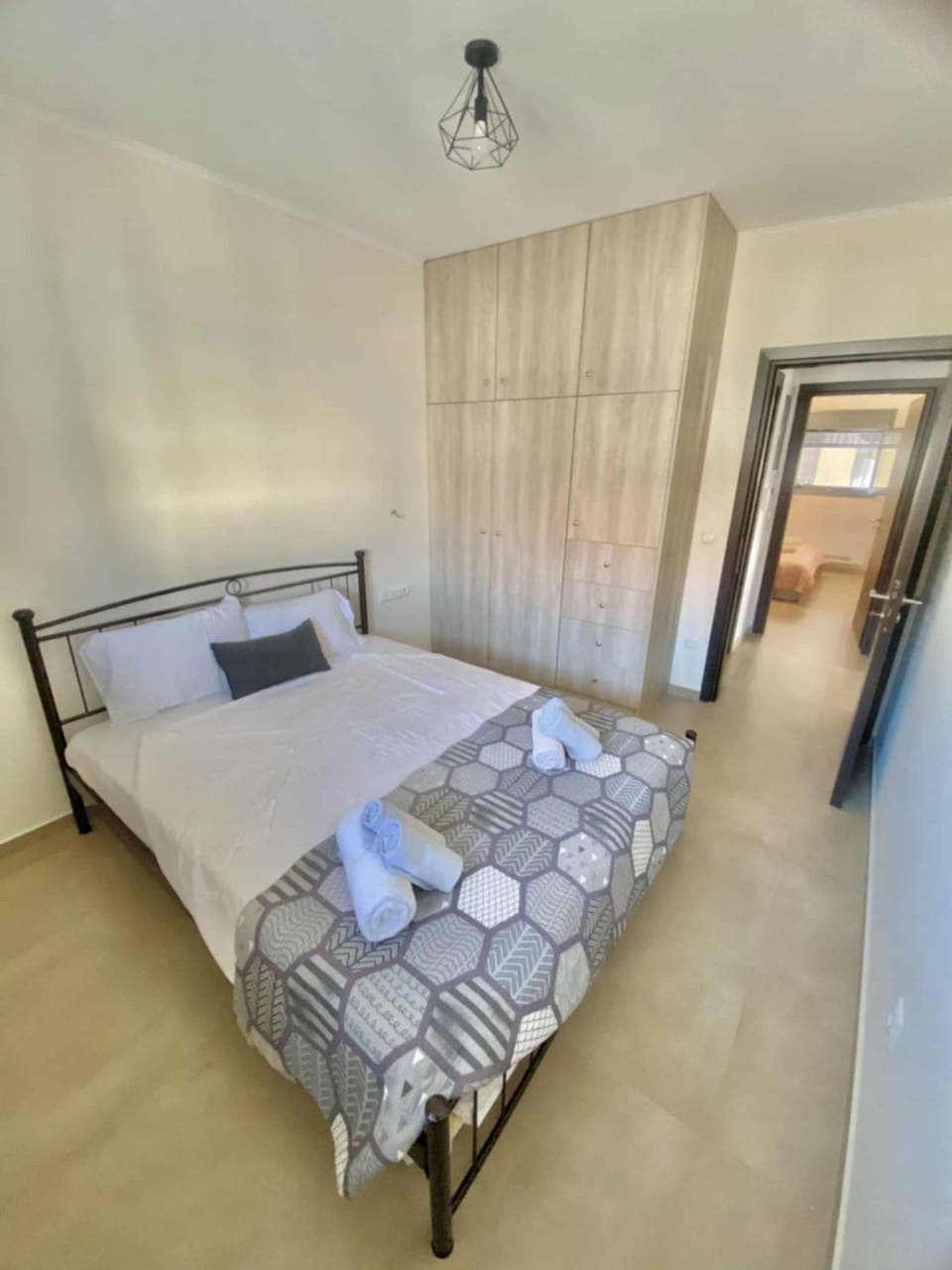 Bed, Photo of the whole room, Bedroom, towels