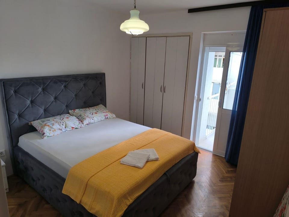 Bed, Photo of the whole room, Bedroom, wardrobe