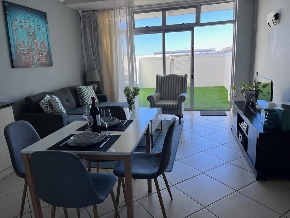 EasyCapeTown - Entire Flat in Big Bay Apartment in Cape Town