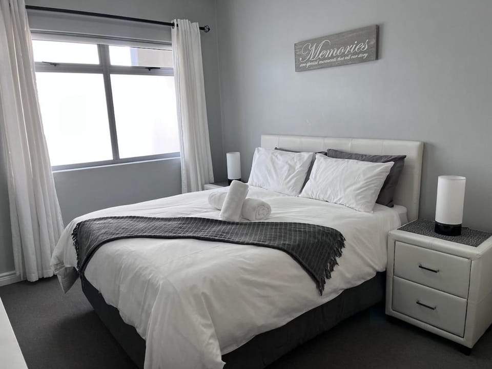 EasyCapeTown - Entire Flat in Big Bay Apartment in Cape Town