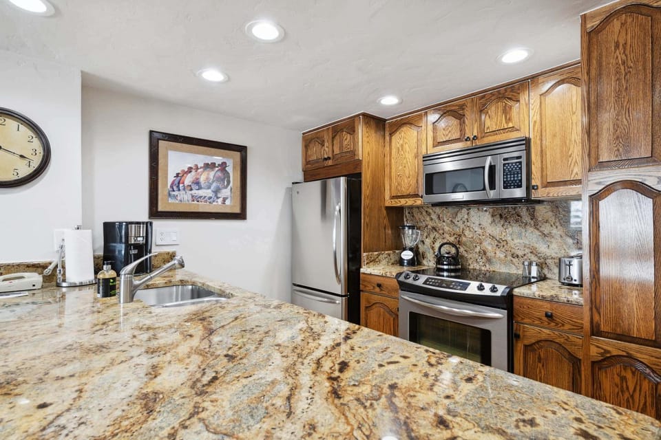 Lodge Tower 678 Two Bedroom Residence Apartment in Vail