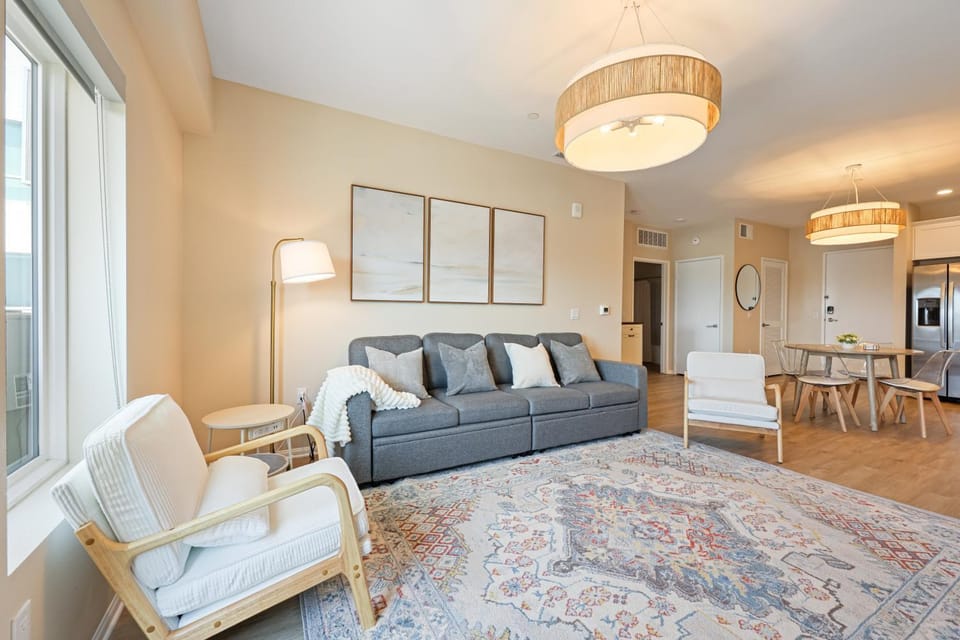 NEW LUX Modern Retreat Views Parking Workspaces Apartment in San Diego