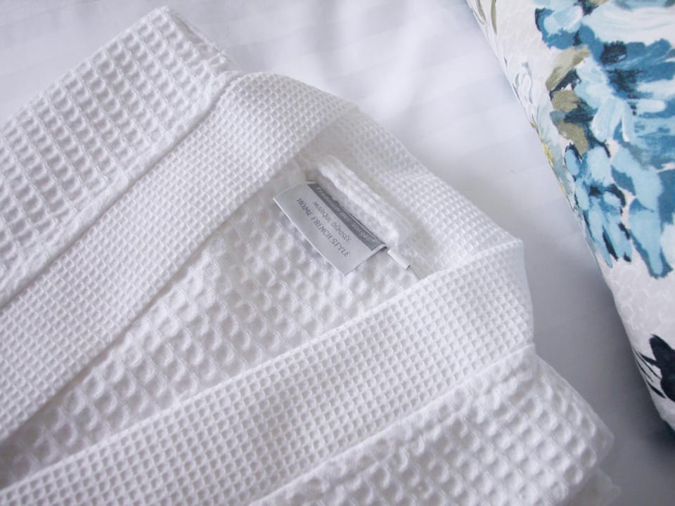 Decorative detail, Bedroom, towels