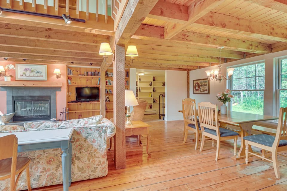 Rural Retreat 3 Mi to Morrisville & Rail Trail! House in Hyde Park