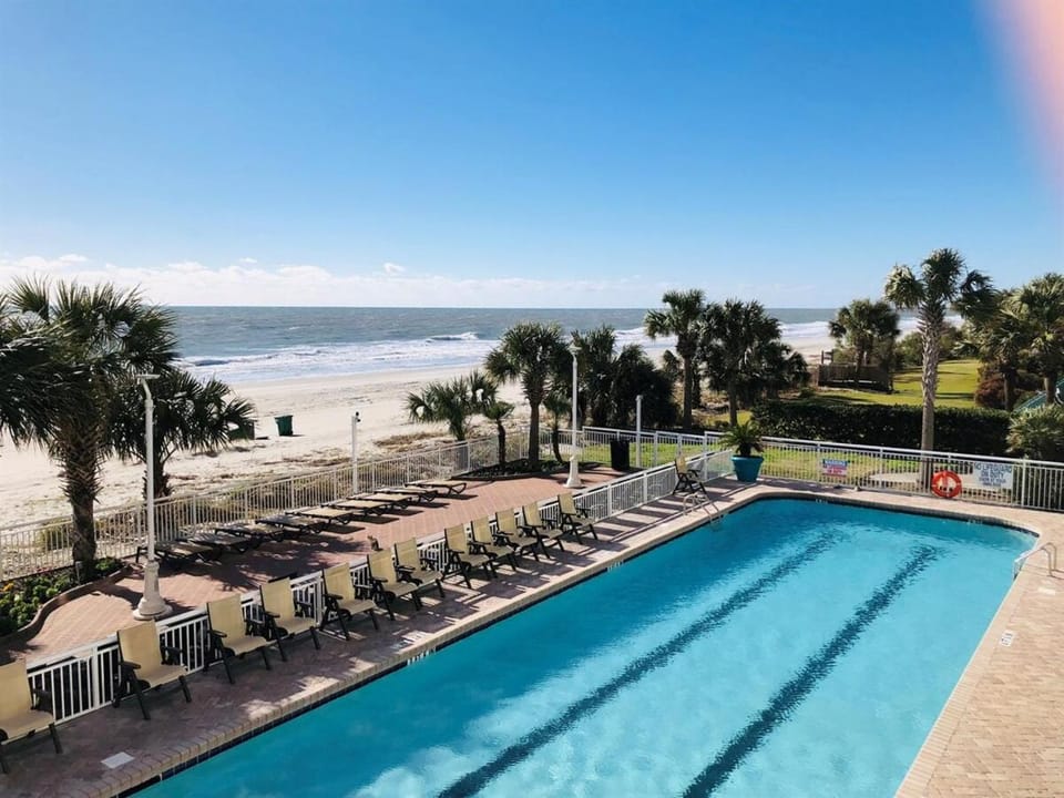 Pool view, Sea view