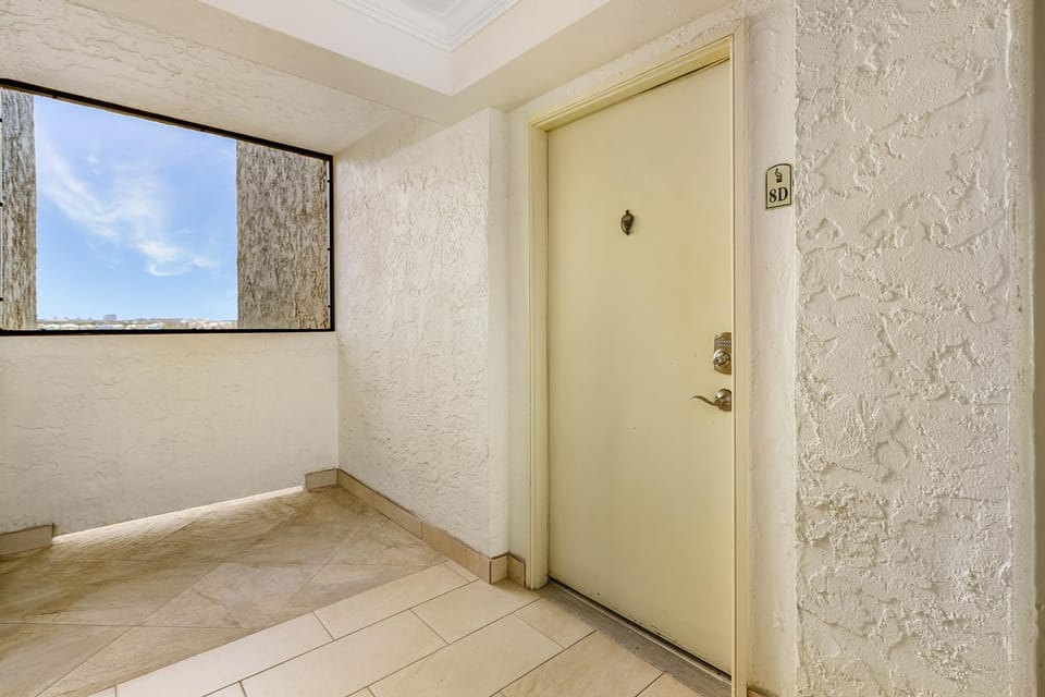 Oceanview Condo - Sea Isles 8D House in Bonita Springs