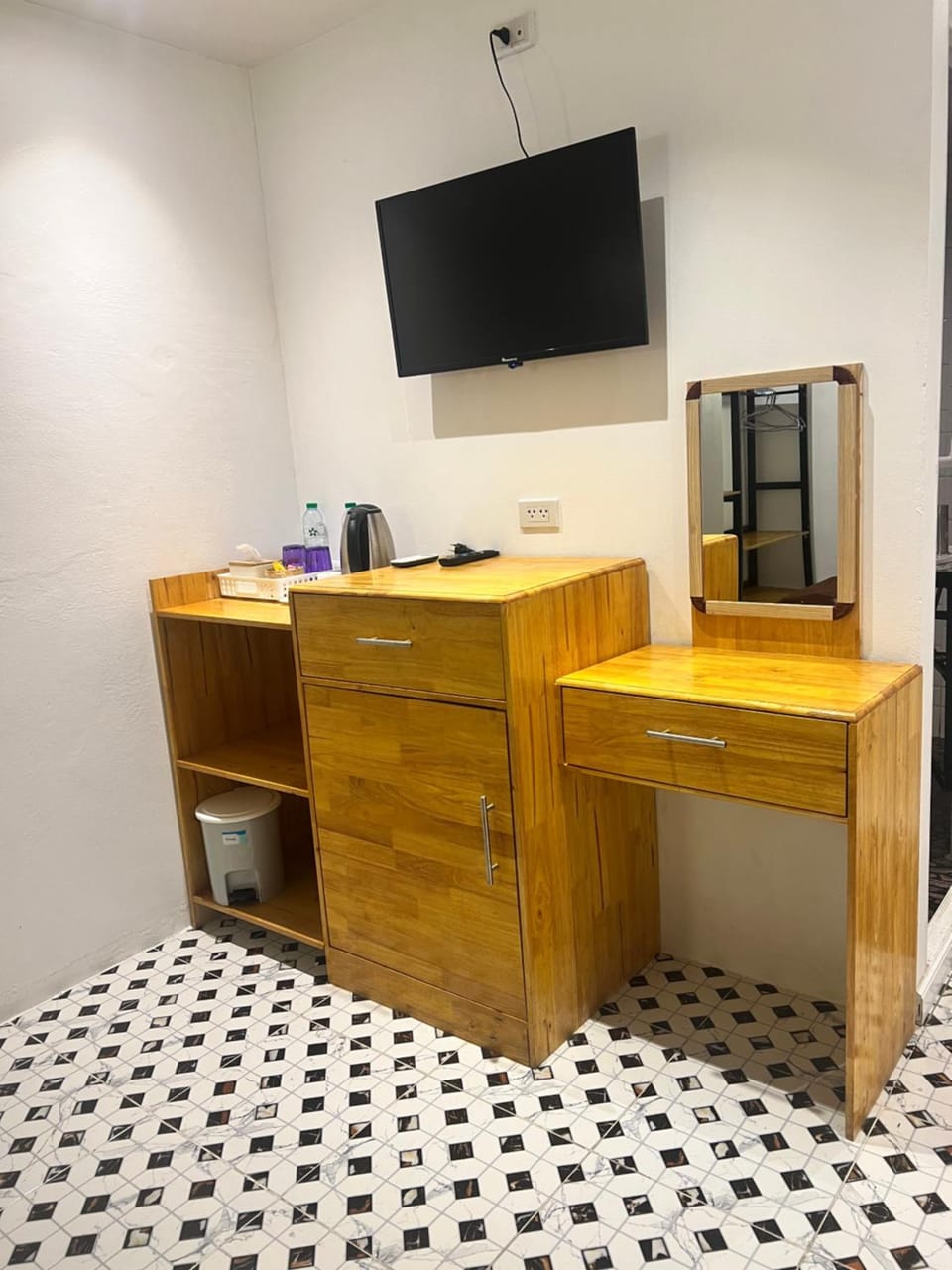TV and multimedia, Kitchen or kitchenette