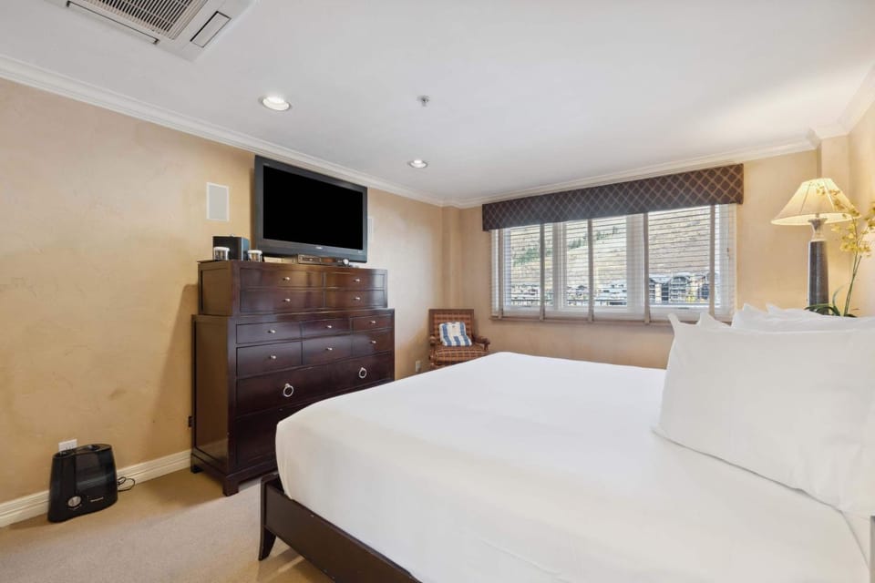 Lodge Tower 690 Hotel in Vail