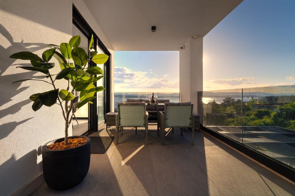 Balcony/Terrace, Balcony/Terrace