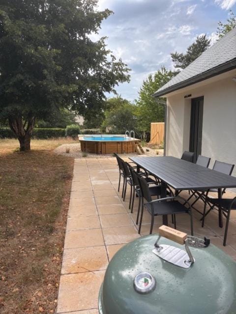 Patio, Spring, Day, Garden, Dining area, Garden view