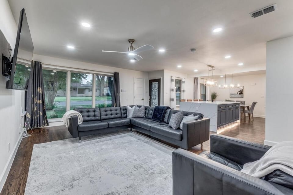 TV and multimedia, Living room, Seating area