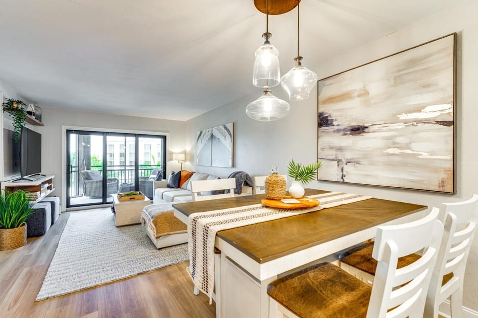 < 1 Mi to Fort Myers Beach: Bayfront Condo w/ Pool House in Estero Island