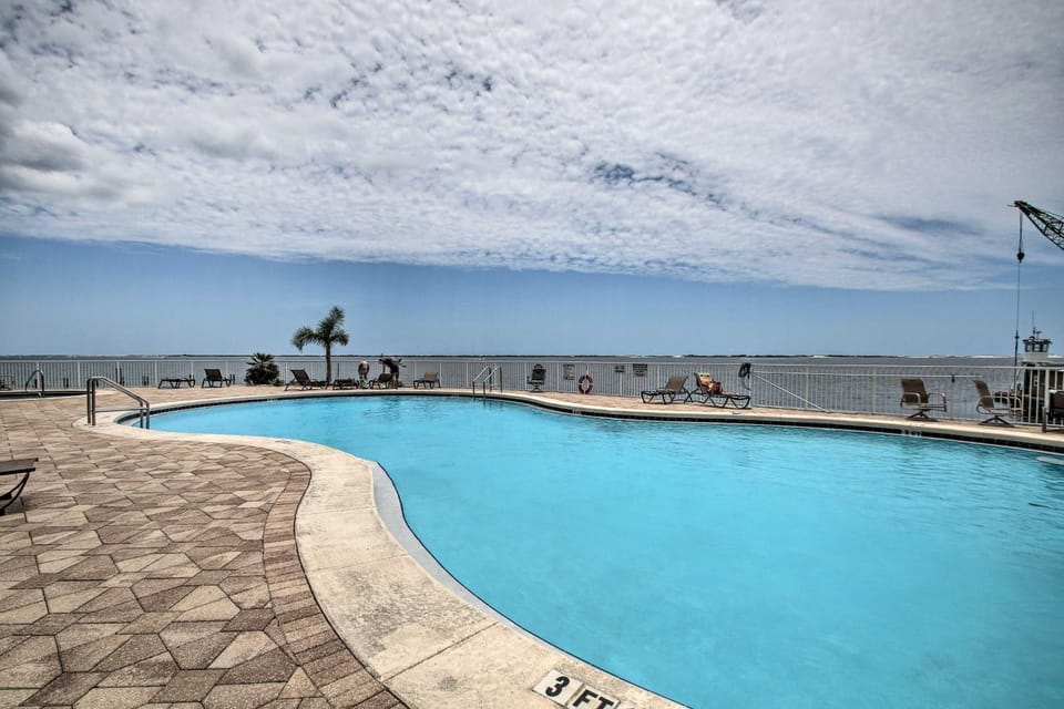 < 1 Mi to Fort Myers Beach: Bayfront Condo w/ Pool House in Estero Island