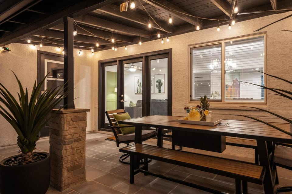 Patio, Dining area