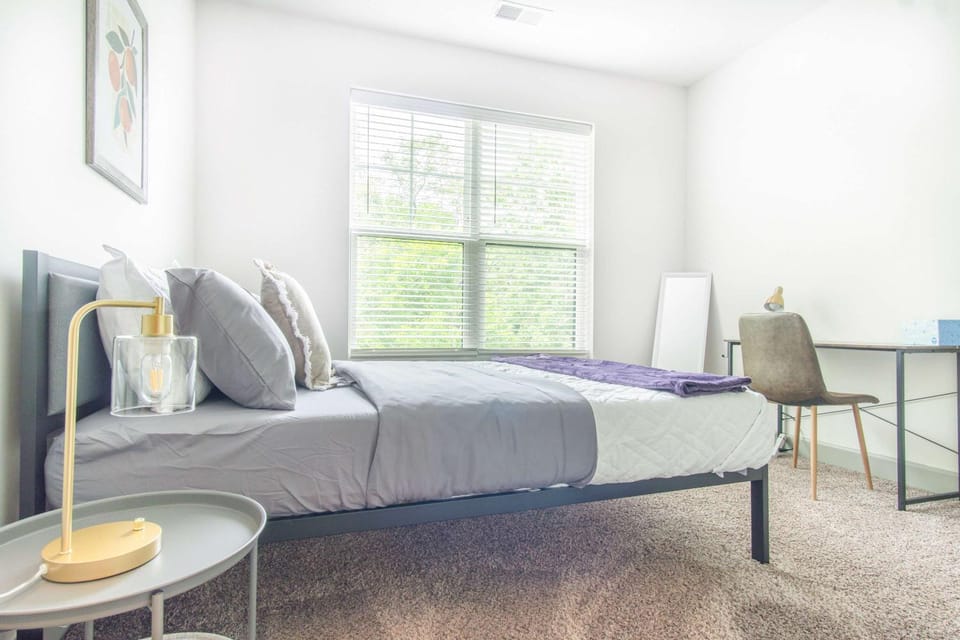 Boulevard Stays Stylish 3BR Getaway Pool Gym Access & Free Parking Apartment in Jefferson County