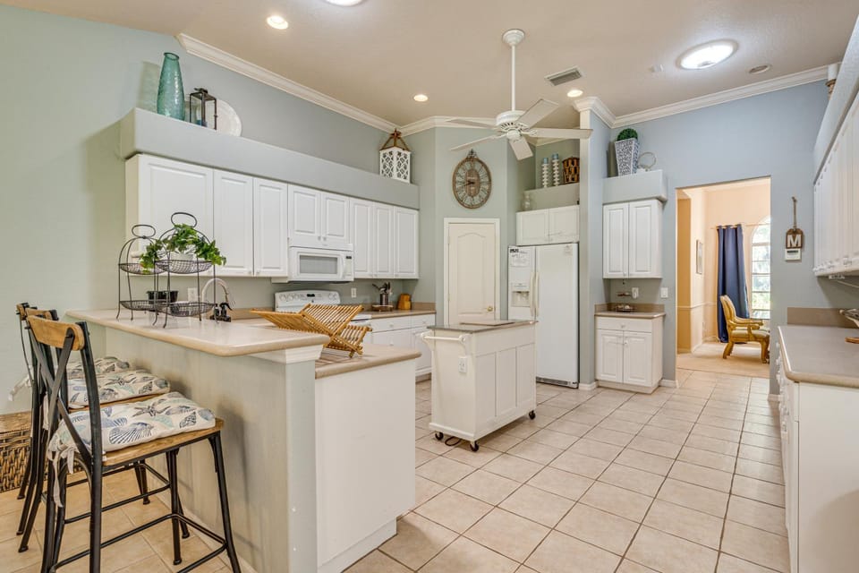 Forested Wimauma Retreat 2 Mi to State Park! House in Tampa Bay