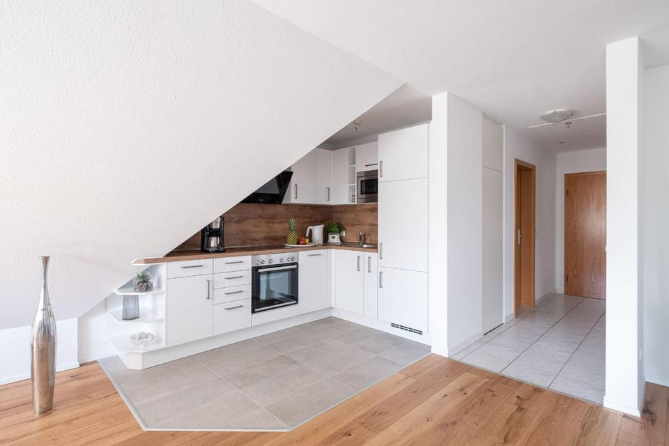 Coffee/tea facilities, Kitchen or kitchenette, dishwasher, stove, towels