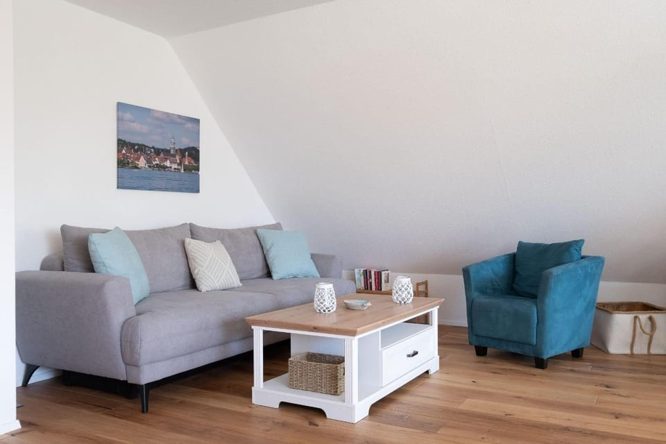View (from property/room), Living room, Seating area