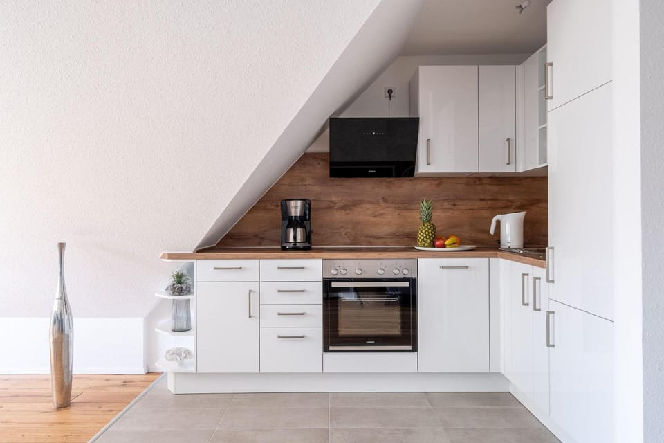 Coffee/tea facilities, View (from property/room), Kitchen or kitchenette, dishwasher, oven, stove