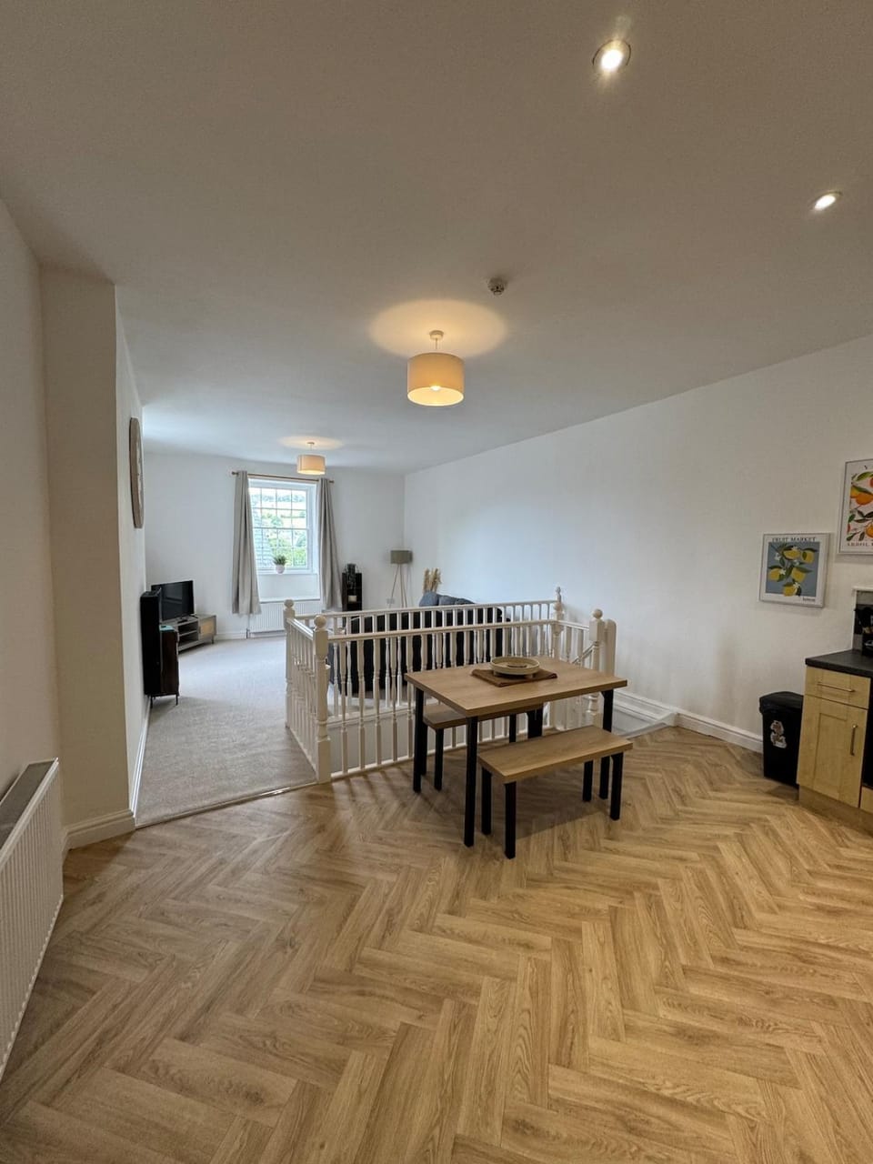 Seating area, Dining area
