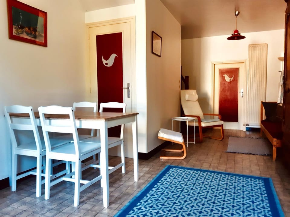 Living room, kitchen
