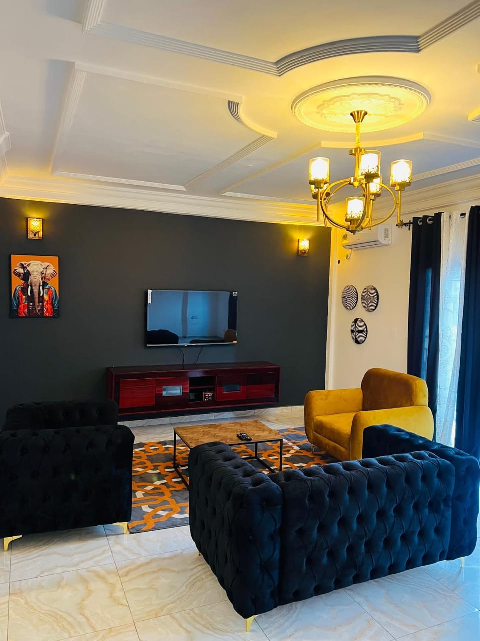 Communal lounge/ TV room, TV and multimedia, Living room, Seating area, Evening entertainment