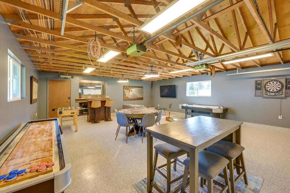 Mtn-View Camano Island Retreat Overlooking Beach House in Camano Island