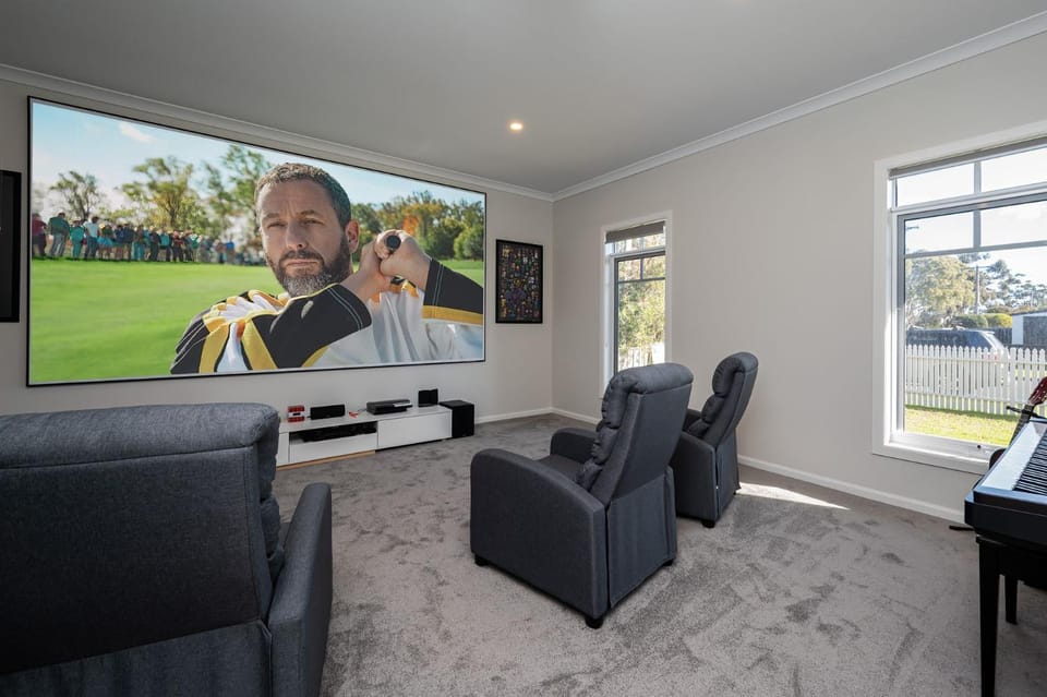 Solara House with Heated Pool and Cinema Room House in Dromana