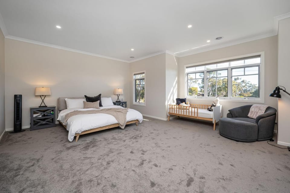 Solara House with Heated Pool and Cinema Room House in Dromana