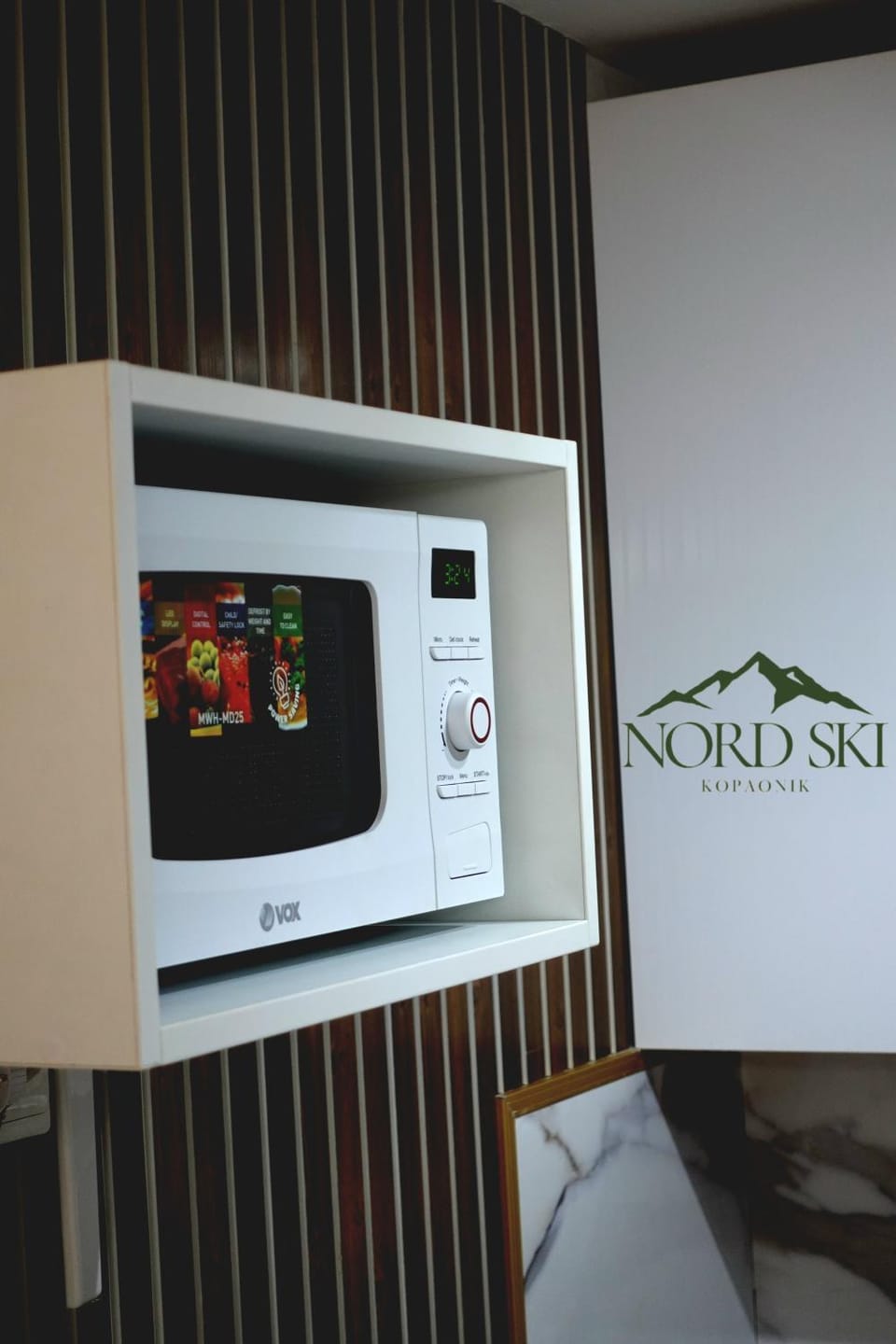 Photo of the whole room, microwave