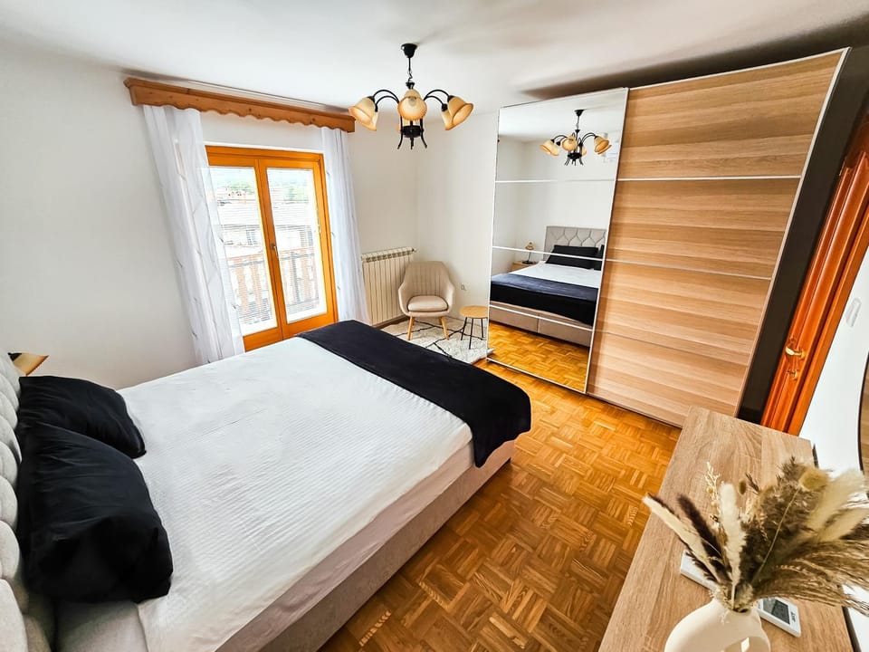 Bed, Balcony/Terrace, Photo of the whole room, Bedroom, wardrobe, air conditioner, air conditioner