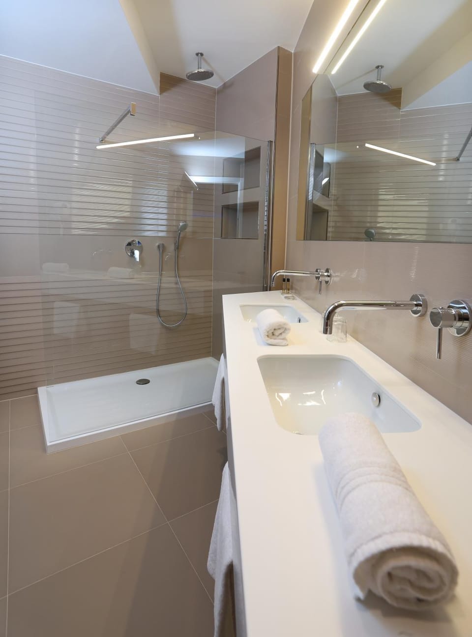 Toilet, People, Bathroom, Decorative detail, Area and facilities, Family