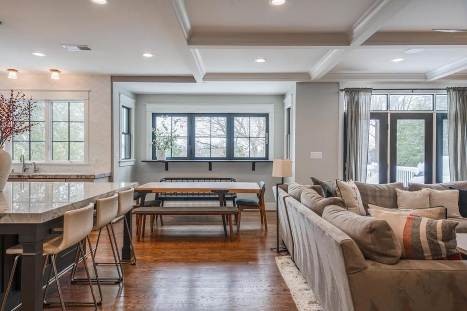 Glebe Getaway House House in McLean